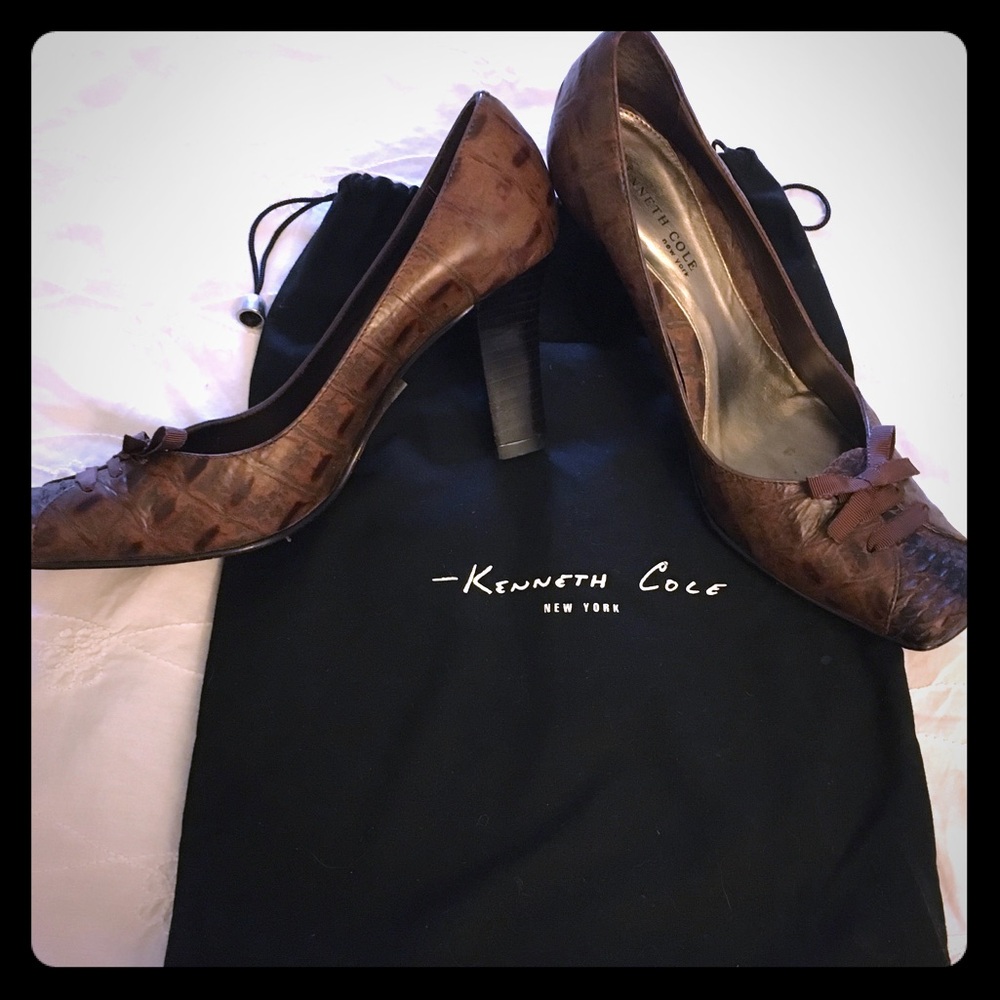 🤎 Kenneth Cole Croc Embossed Pump - Size 6 1/2